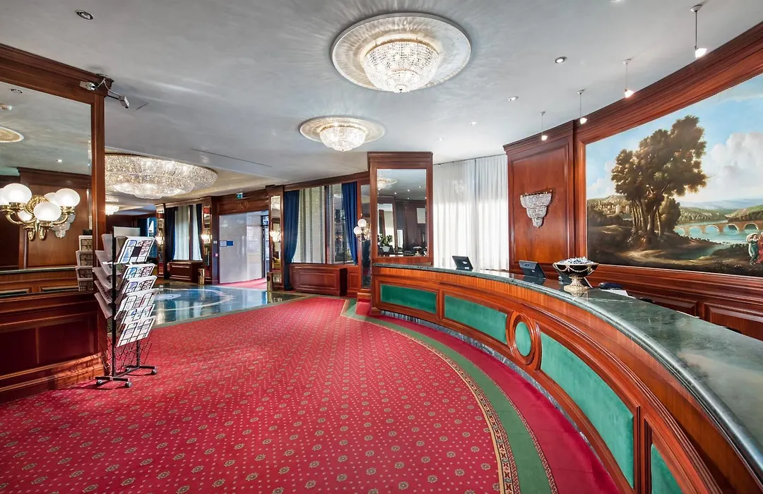 Royal Hotel Carlton-1